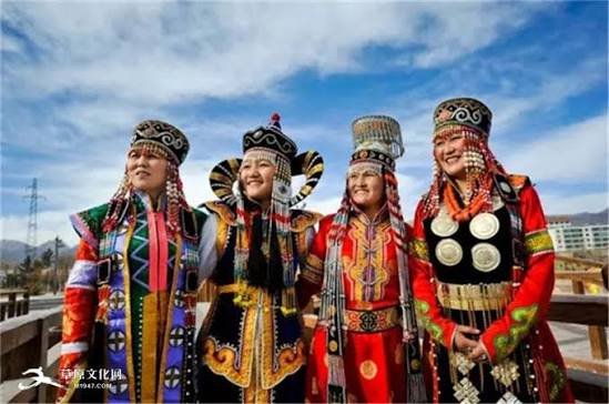 Mongolian clothing